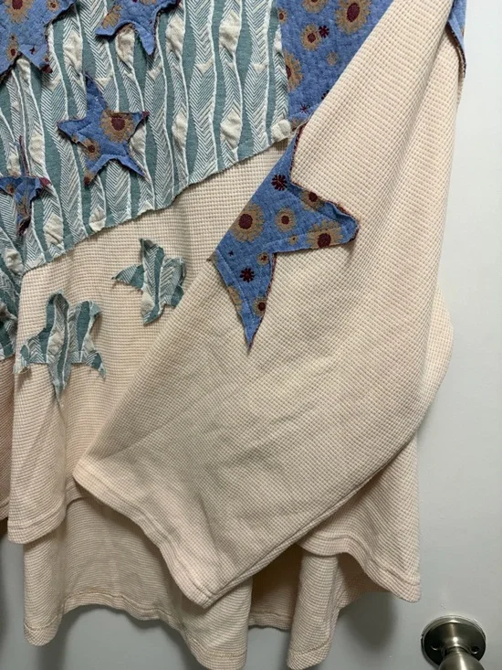 POL Patchwork Oversized Star Flower Top Women’s Size Large - Picture 3 of 6